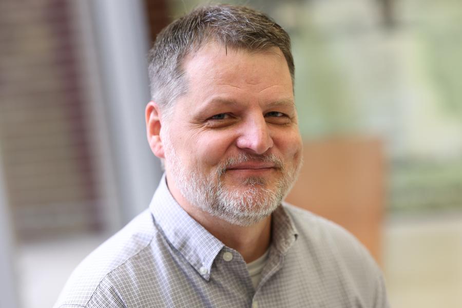 Photo of Erik Carter