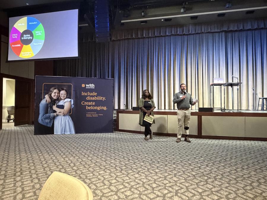 Photo of Jason Le Shana presenting at the Worship as One Summit in Dallas, TX.