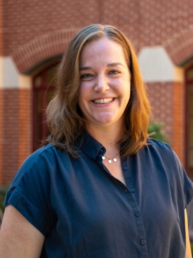 Headshot of Mindy Cook